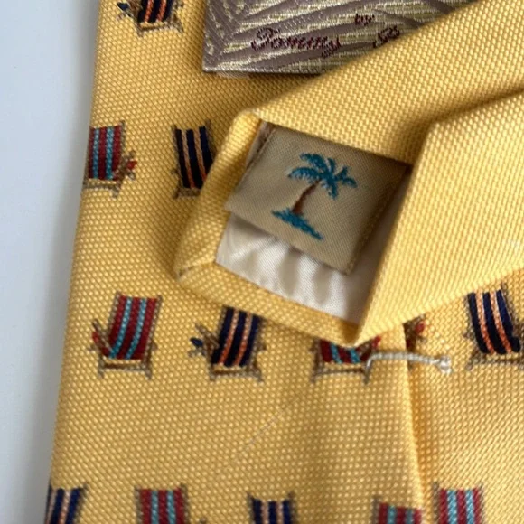 Tommy Bahama’s Off Island Imported Silk Tie with Beach Chairs Made in USA - Picture 6 of 7